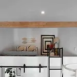 度假居 Small Historic Townhouse By Promenade Near Beaches 波尔蒂芒