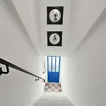 Small Historic Townhouse By Promenade Near Beaches 波尔蒂芒