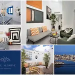 Nyaraló Small Historic Townhouse By Promenade Near Beaches *