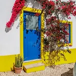 Small Historic Townhouse By Promenade Near Beaches 度假居 波尔蒂芒