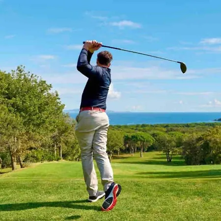 Small Historic Townhouse By Promenade Near Beaches Prázdninový dům *
