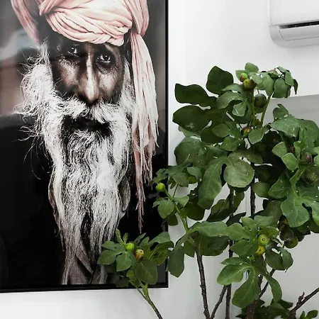 Prázdninový dům Small Historic Townhouse By Promenade Near Beaches *