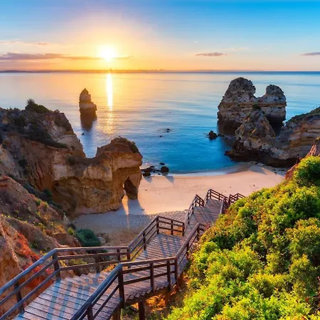 Small Historic Townhouse By Promenade Near Beaches * Portimão