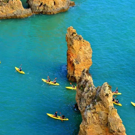 Small Historic Townhouse By Promenade Near Beaches Prázdninový dům