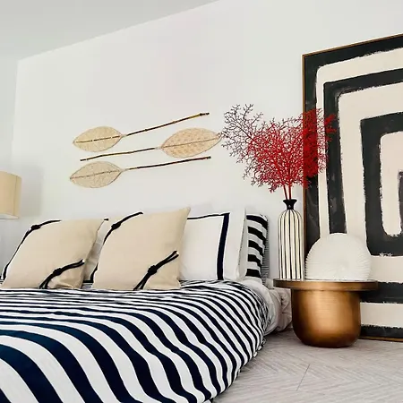 Prázdninový dům Small Historic Townhouse By Promenade Near Beaches