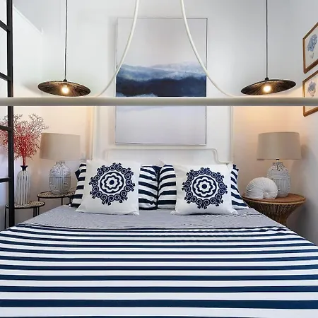 Small Historic Townhouse By Promenade Near Beaches * Portimão