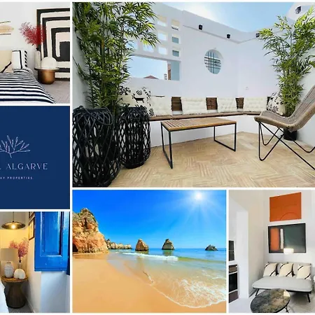 Small Historic Townhouse By Promenade Near Beaches 펜션 *