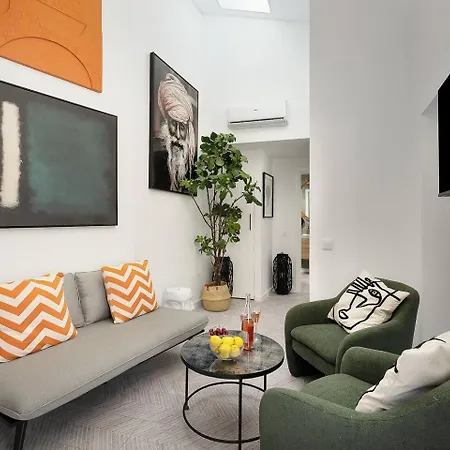 Small Historic Townhouse By Promenade Near Beaches Prázdninový dům